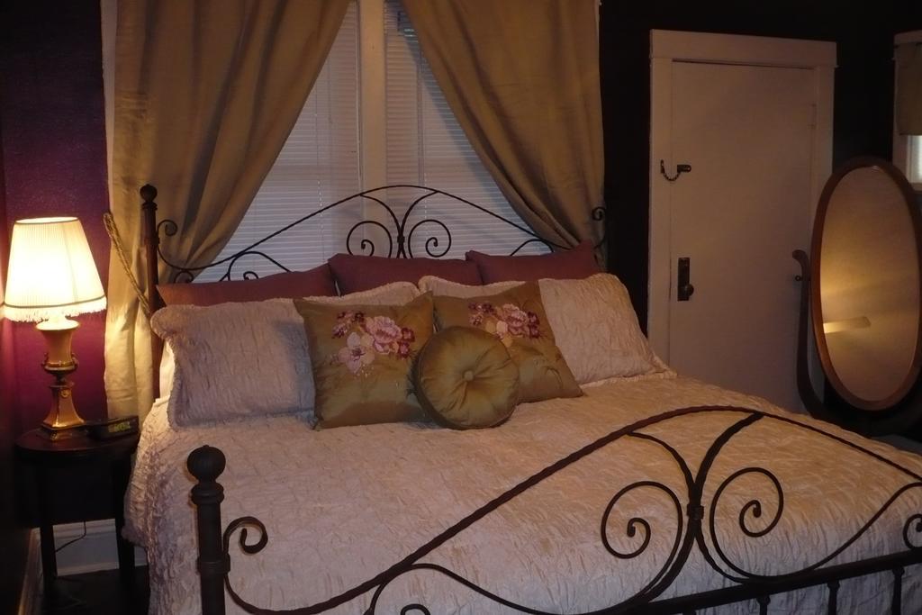 Downtown Historic Bed & Breakfast Albuquerque Room photo