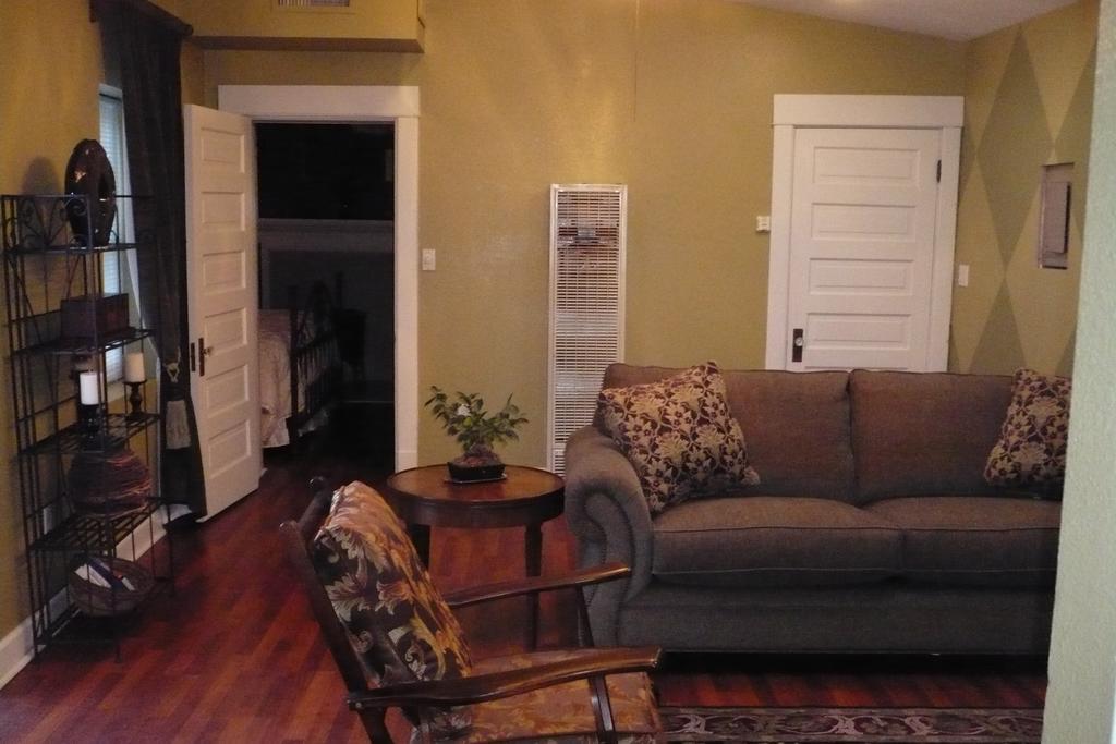 Downtown Historic Bed & Breakfast Albuquerque Room photo