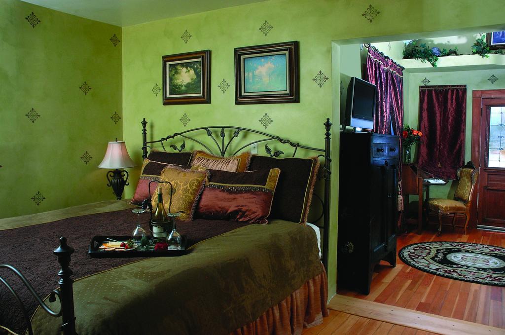 Downtown Historic Bed & Breakfast Albuquerque Room photo